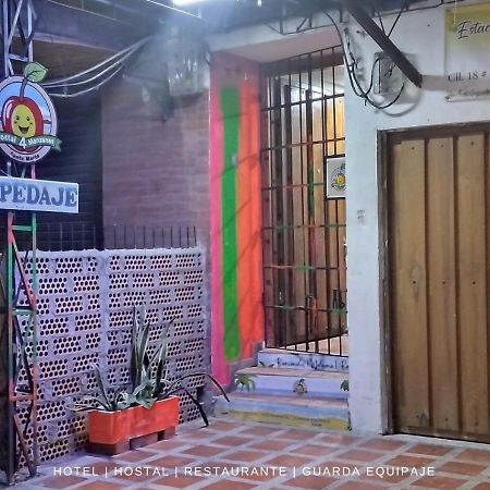 Hotel 4 Manzanas ซันตามาร์ตา ภายนอก รูปภาพ